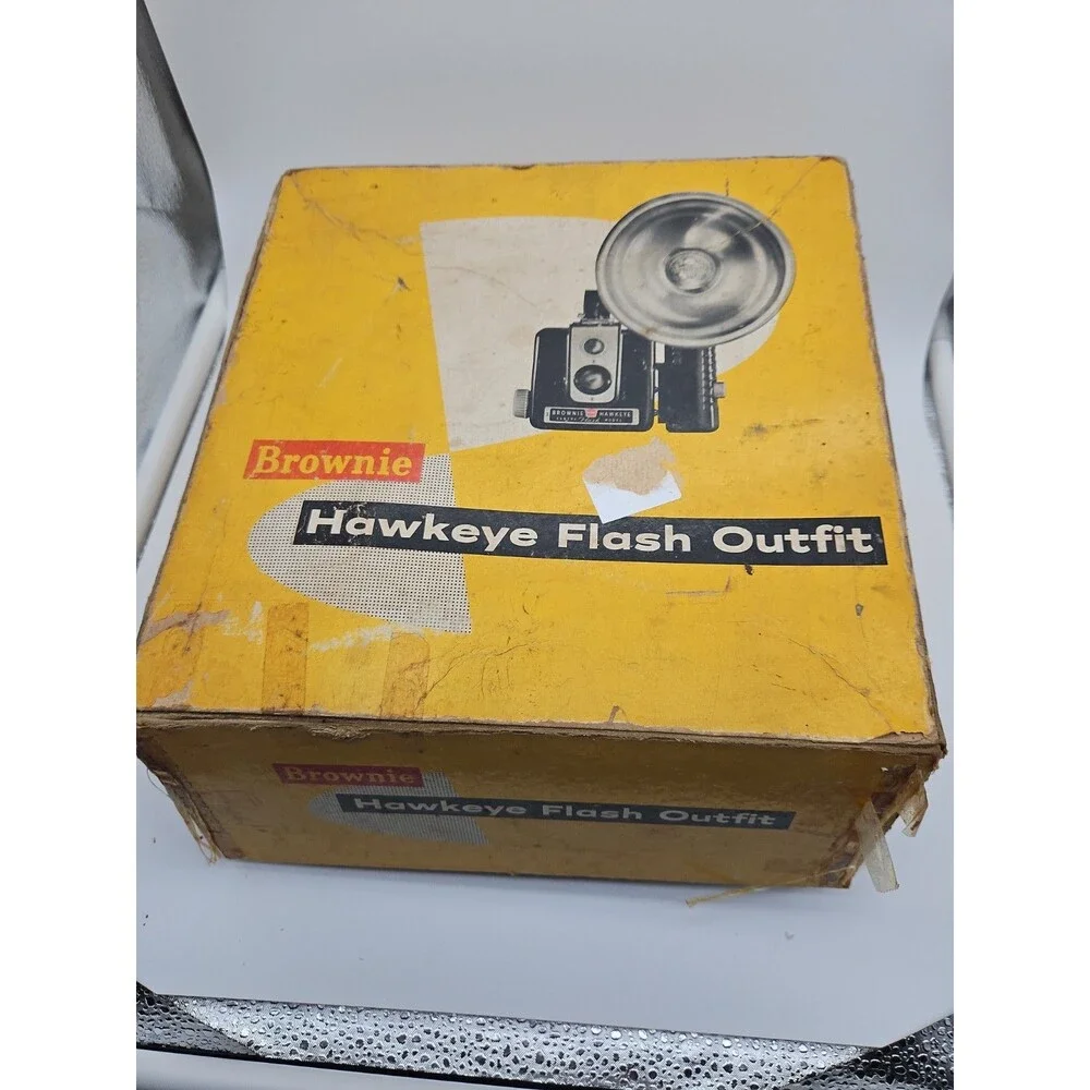 Vintage Kodak‎ Brownie Hawkeye Flash Outfit with Original Box. Pre-owned